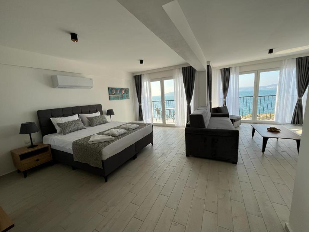 Ni Marin Hotel Milas Buitenkant foto